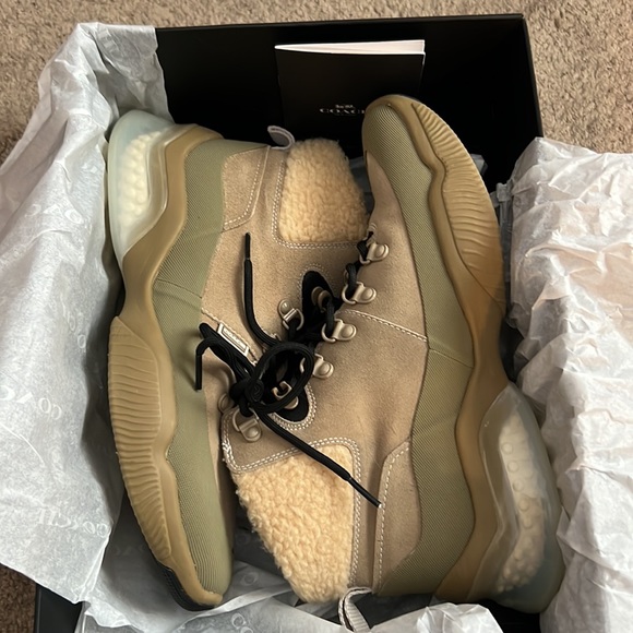 Coach Citysole Hiker, Size 8. - Picture 5 of 9